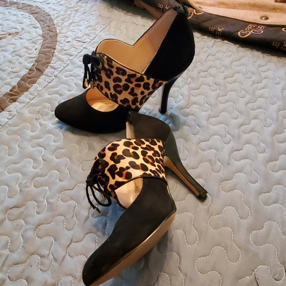 Leopard embellished black heels